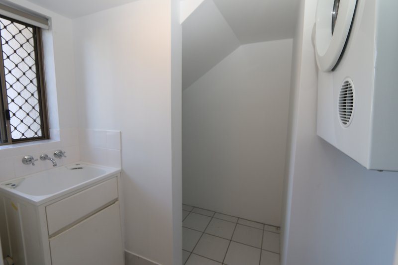 Photo - 2/3 Garden Street, Southport QLD 4215 - Image 18