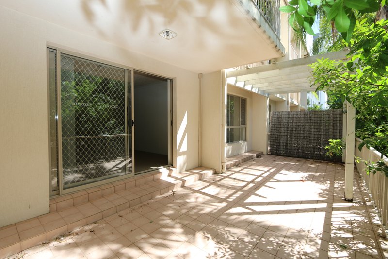 Photo - 2/3 Garden Street, Southport QLD 4215 - Image 19