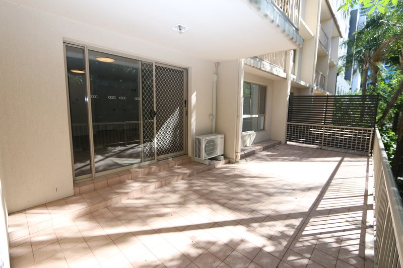 Photo - 2/3 Garden Street, Southport QLD 4215 - Image 20