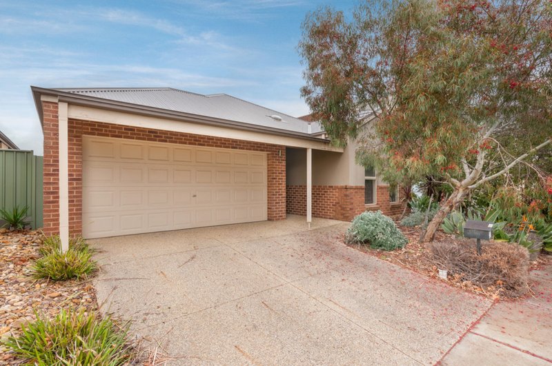 23 Gardenia Way, Caroline Springs VIC 3023