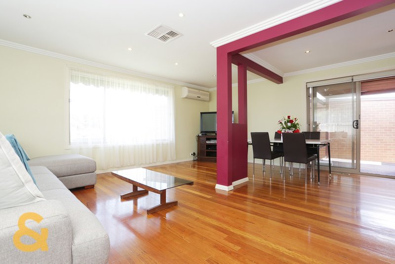 Photo - 23 Gaynor Crescent, Gladstone Park VIC 3043 - Image 3