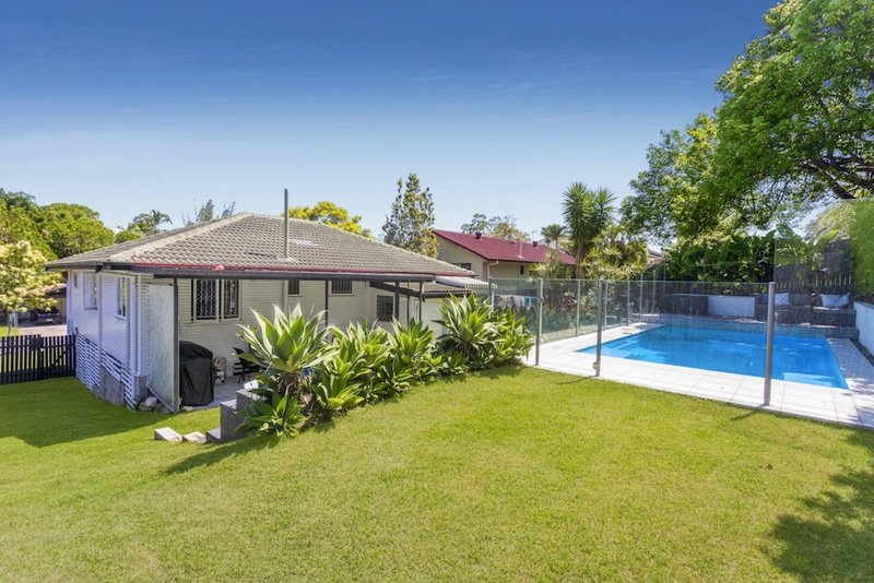 Photo - 23 Glenhaven Street, Kedron QLD 4031 - Image 2