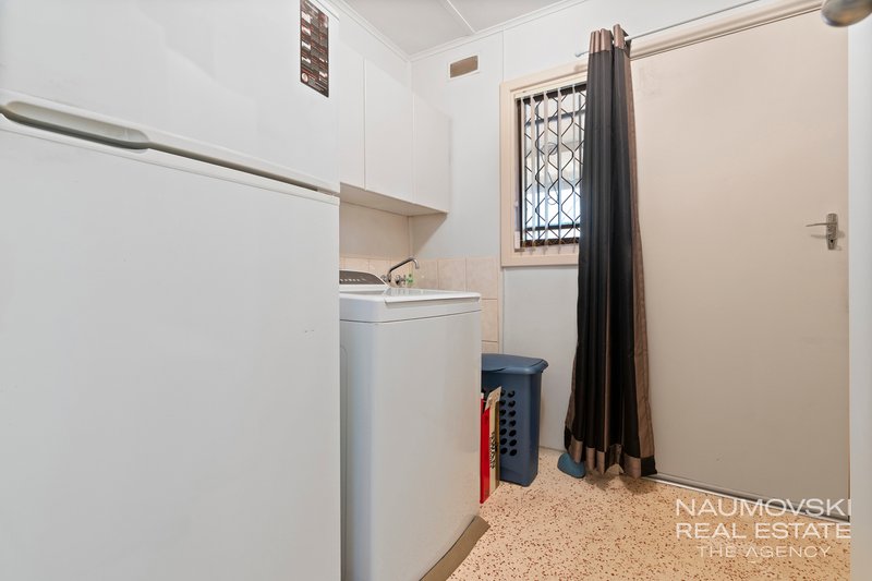 Photo - 23 Golders Way, Girrawheen WA 6064 - Image 11