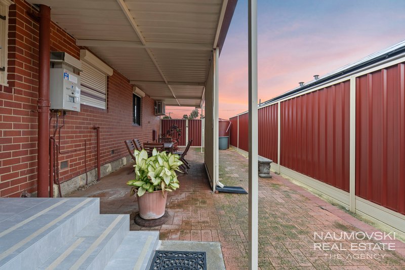 Photo - 23 Golders Way, Girrawheen WA 6064 - Image 14