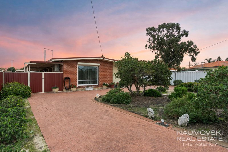 Photo - 23 Golders Way, Girrawheen WA 6064 - Image 17