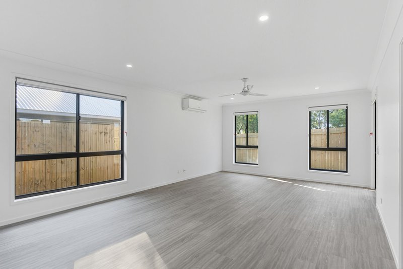 Photo - 23 Gooding Place, Richlands QLD 4077 - Image 3