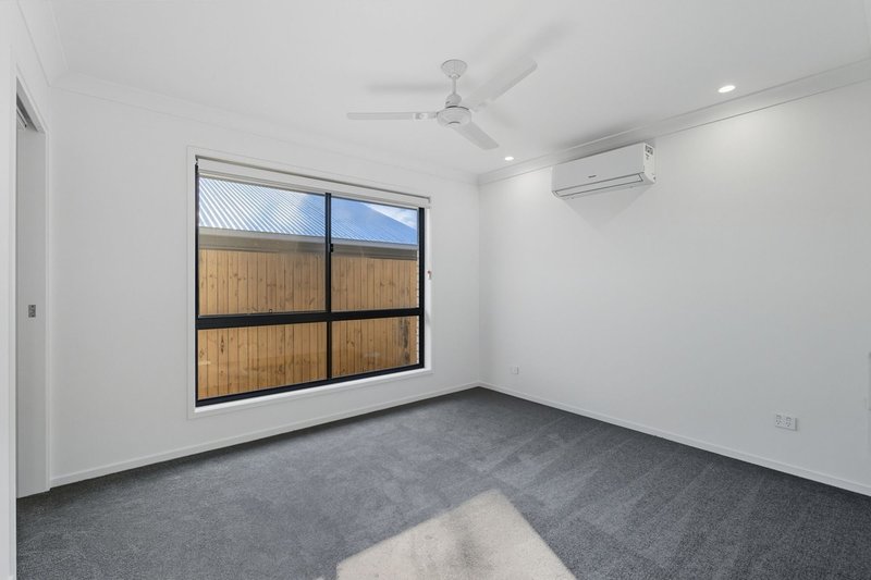 Photo - 23 Gooding Place, Richlands QLD 4077 - Image 5