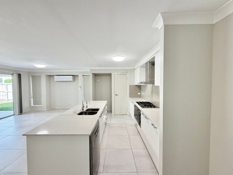 Photo - 23 Grasshawk Drive, Chisholm NSW 2322 - Image 3