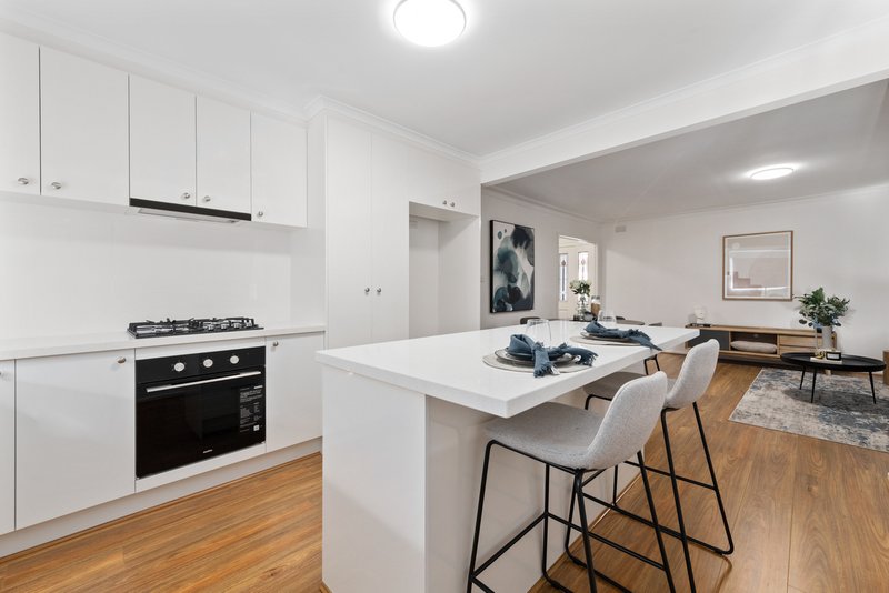 Photo - 23 Greenglade Court, Blackburn North VIC 3130 - Image 5