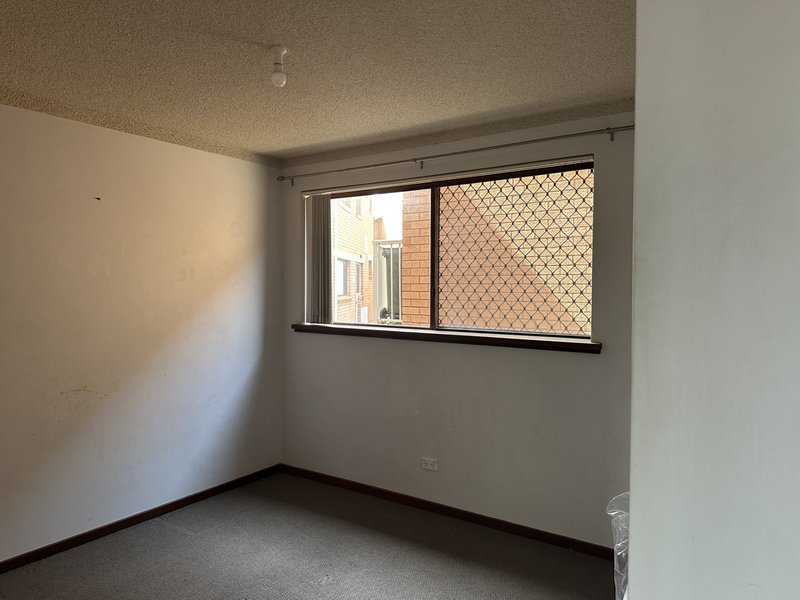 Photo - 2/3 Greensell Street, Bunbury WA 6230 - Image 3