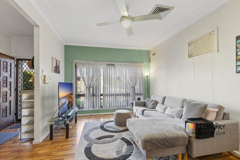 Photo - 23 Gregory Avenue, Oxley Park NSW 2760 - Image 7