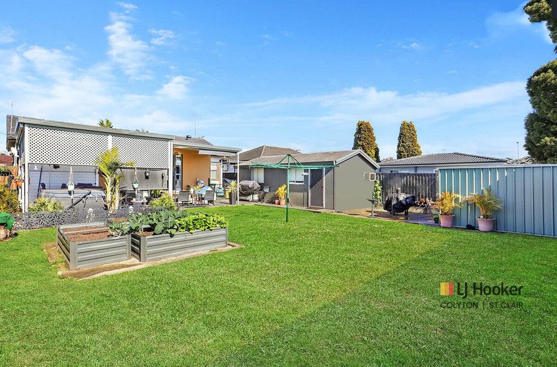 Photo - 23 Gregory Avenue, Oxley Park NSW 2760 - Image 12