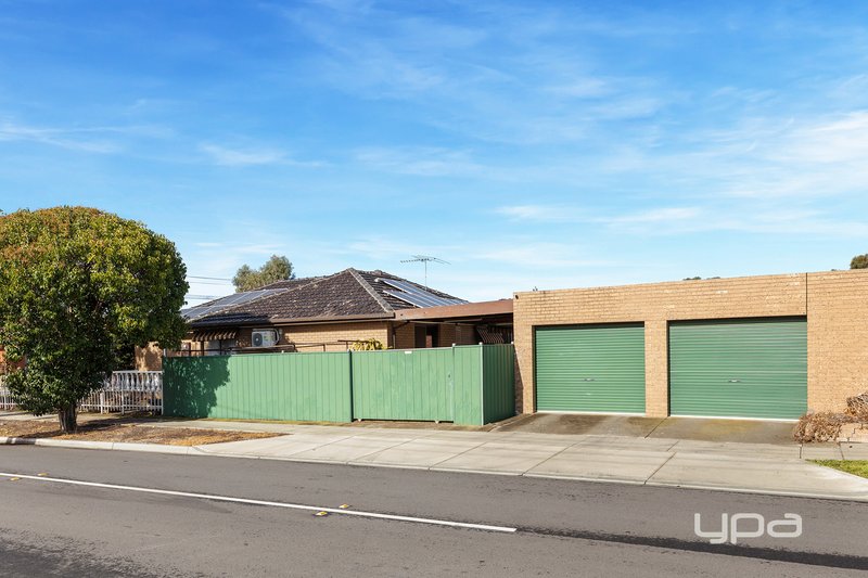 Photo - 23 Gum Road, Kings Park VIC 3021 - Image 2