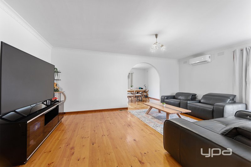 Photo - 23 Gum Road, Kings Park VIC 3021 - Image 5