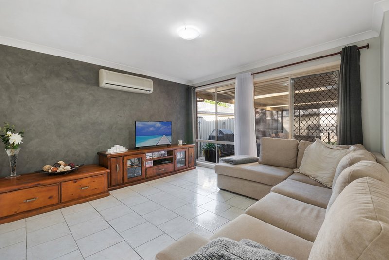 Photo - 23 Gungarlin Drive, Horningsea Park NSW 2171 - Image 6