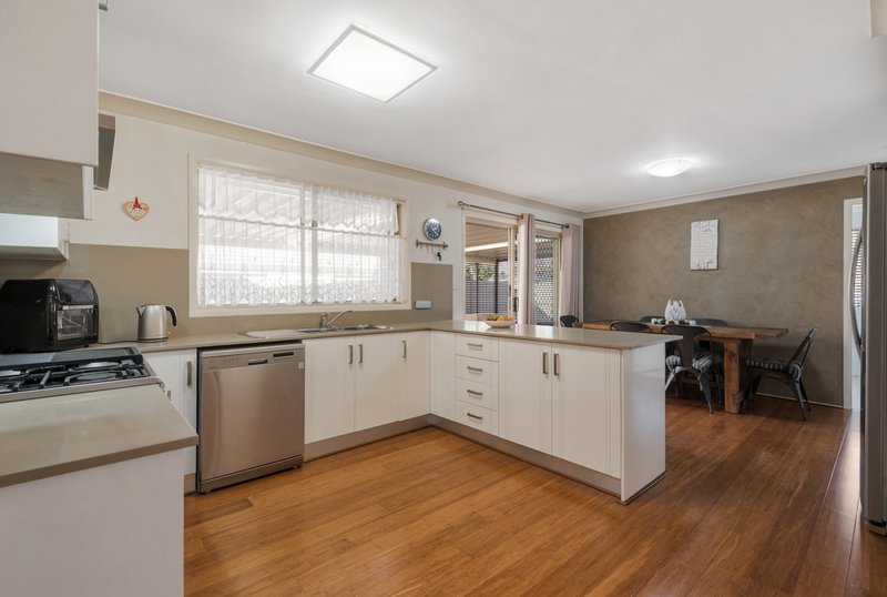 Photo - 23 Gungarlin Drive, Horningsea Park NSW 2171 - Image 7