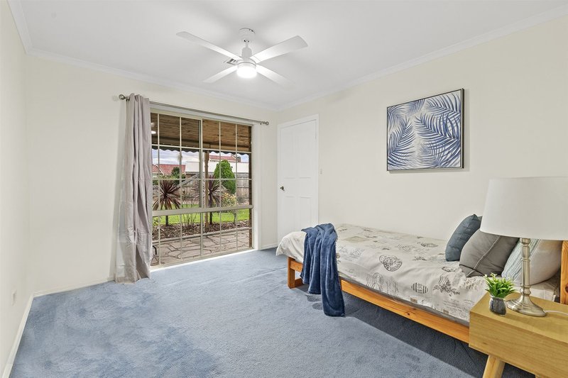 Photo - 23 Haideh Place, Wantirna South VIC 3152 - Image 11