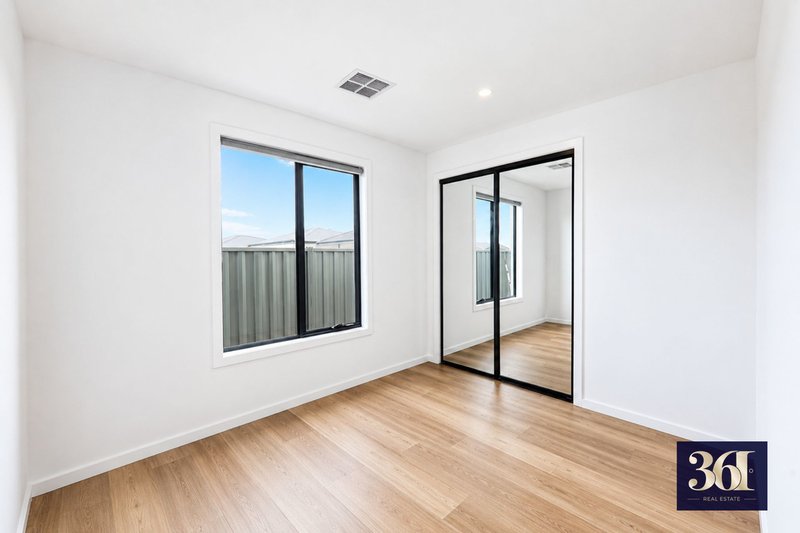 Photo - 23 Hairpin Drive, Tarneit VIC 3029 - Image 8