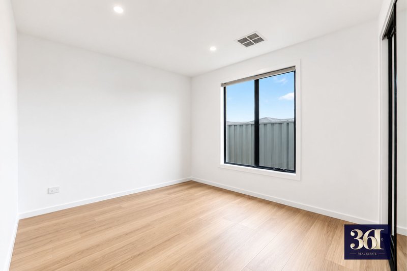 Photo - 23 Hairpin Drive, Tarneit VIC 3029 - Image 10