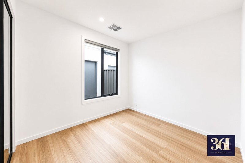 Photo - 23 Hairpin Drive, Tarneit VIC 3029 - Image 11