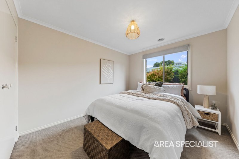 Photo - 23 Half Moon Crescent, Pakenham VIC 3810 - Image 18