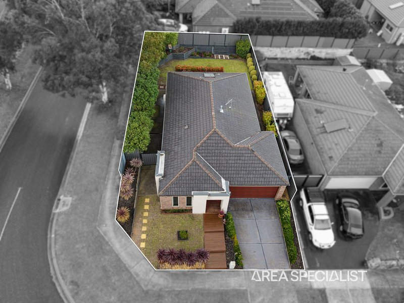 Photo - 23 Half Moon Crescent, Pakenham VIC 3810 - Image 21