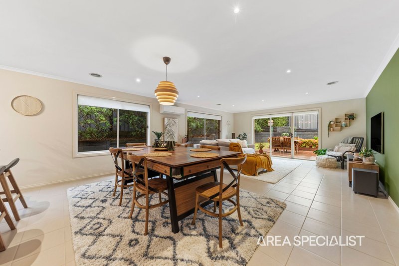 Photo - 23 Half Moon Crescent, Pakenham VIC 3810 - Image 23