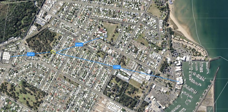 Photo - 23 Hamer Drive, Urangan QLD 4655 - Image 6