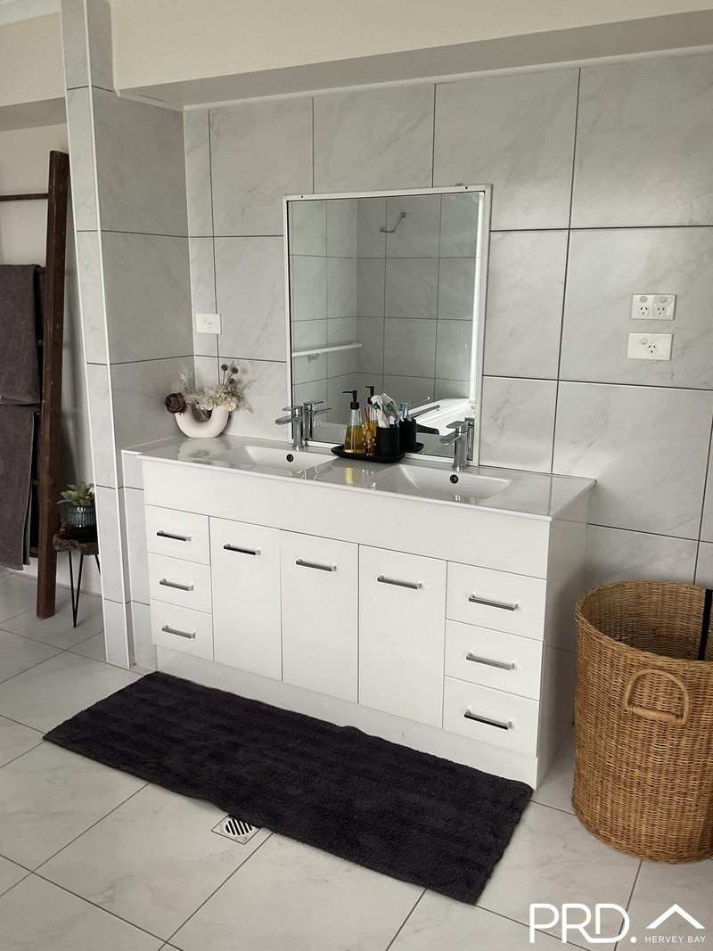 Photo - 23 Hamer Drive, Urangan QLD 4655 - Image 16