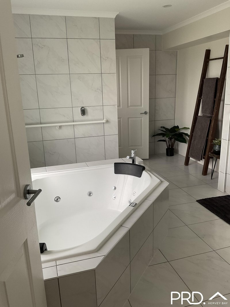 Photo - 23 Hamer Drive, Urangan QLD 4655 - Image 17