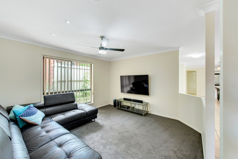 Photo - 23 Hannam Crescent, Forest Lake QLD 4078 - Image 4