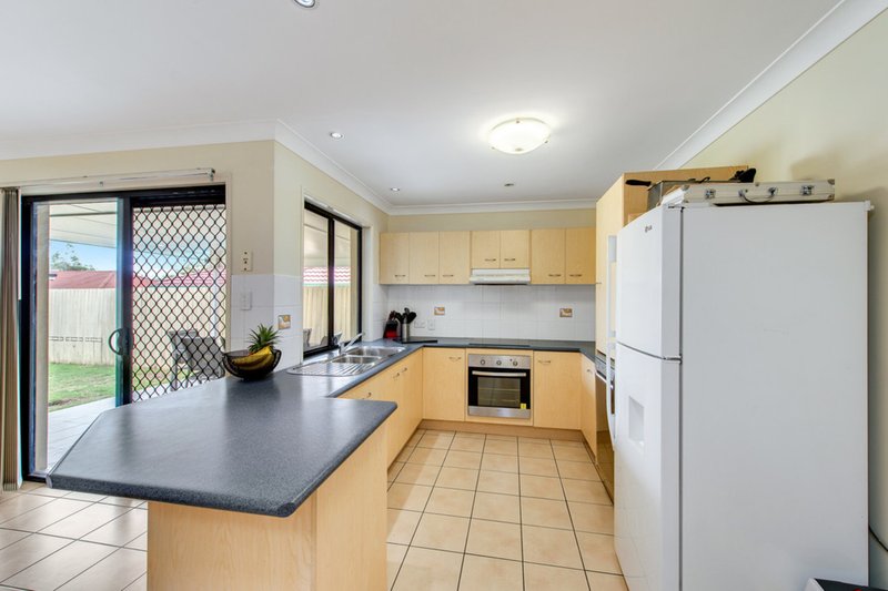 Photo - 23 Hannam Crescent, Forest Lake QLD 4078 - Image 6