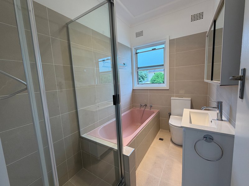 Photo - 23 Hannons Avenue, Peakhurst NSW 2210 - Image 5