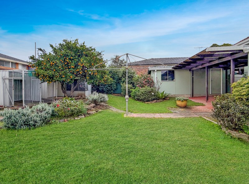 Photo - 23 Hannons Avenue, Peakhurst NSW 2210 - Image 7