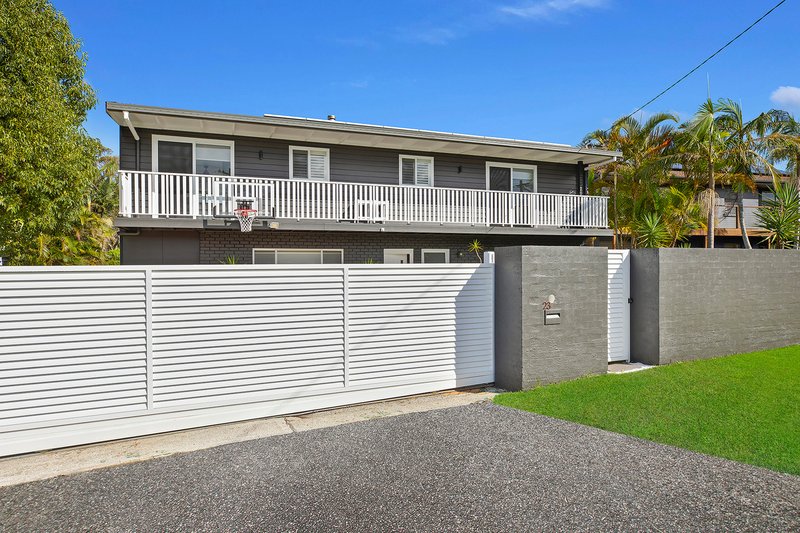 Photo - 23 Heights Crescent, Wamberal NSW 2260 - Image 2