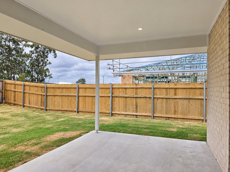 Photo - 23 Helvig Circuit, Pialba QLD 4655 - Image 29