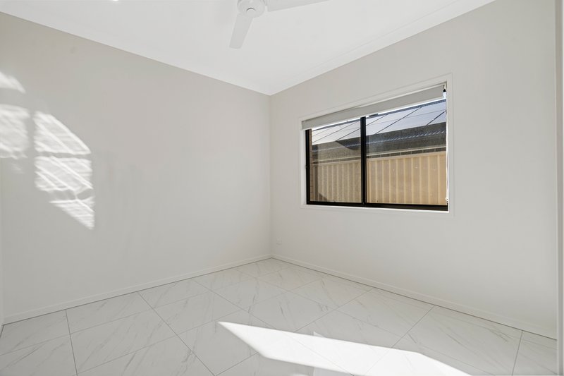 Photo - 23 Hewing Place, Park Ridge South QLD 4125 - Image 8