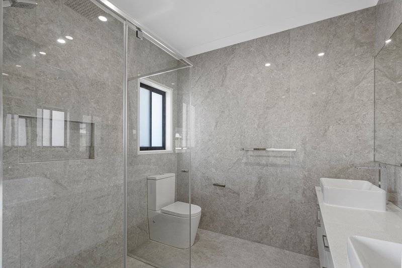 Photo - 23 Hewing Place, Park Ridge South QLD 4125 - Image 9