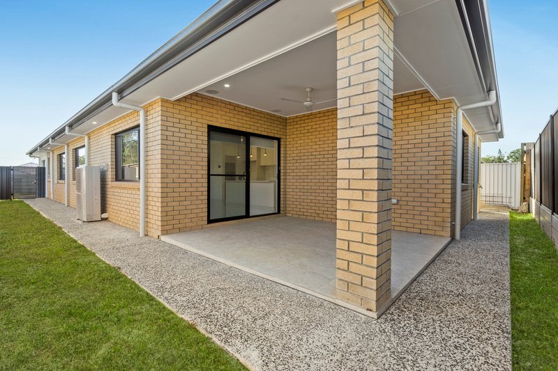 Photo - 23 Hewing Place, Park Ridge South QLD 4125 - Image 12
