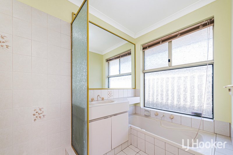 Photo - 23 Hickory Drive, Thornlie WA 6108 - Image 13