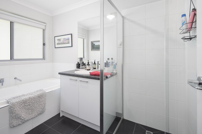 Photo - 2/3 Hickory Lane, Creswick VIC 3363 - Image 11