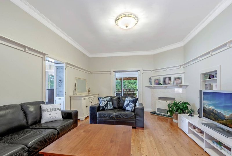 Photo - 23 Hillcrest Road, Pennant Hills NSW 2120 - Image 6