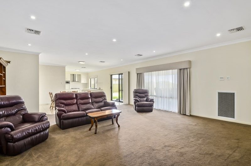 Photo - 23 Hilltop Avenue, Mount Gambier SA 5290 - Image 5