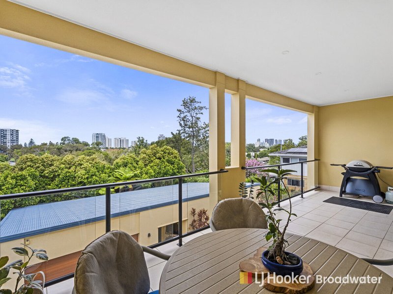 Photo - 2/3 Hilltop Street, Labrador QLD 4215 - Image 2