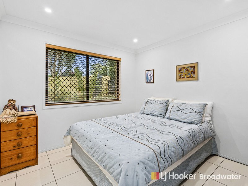 Photo - 2/3 Hilltop Street, Labrador QLD 4215 - Image 11