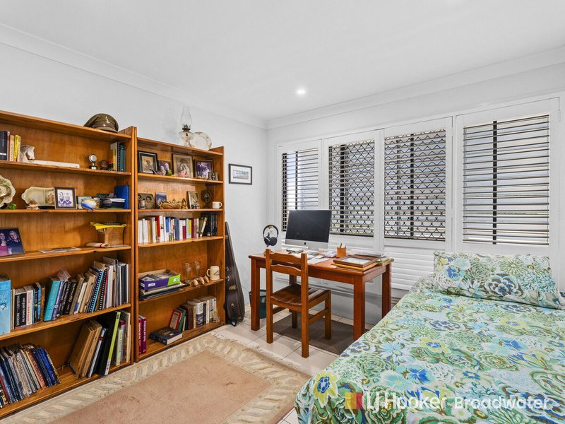 Photo - 2/3 Hilltop Street, Labrador QLD 4215 - Image 12