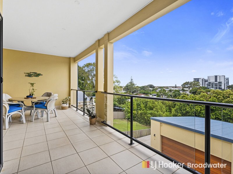 Photo - 2/3 Hilltop Street, Labrador QLD 4215 - Image 14