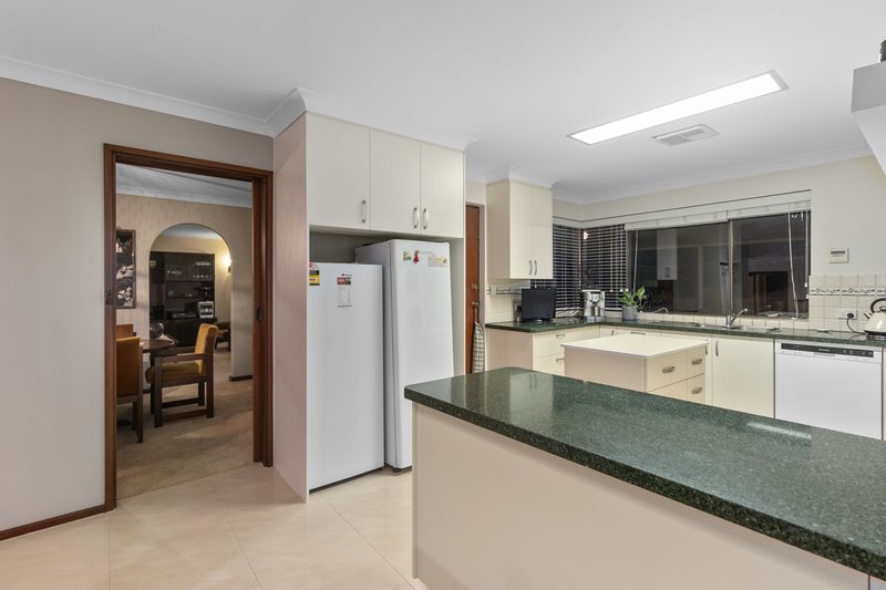 Photo - 23 Holden Drive, Noranda WA 6062 - Image 8