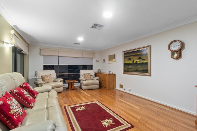 Photo - 23 Holden Drive, Noranda WA 6062 - Image 11