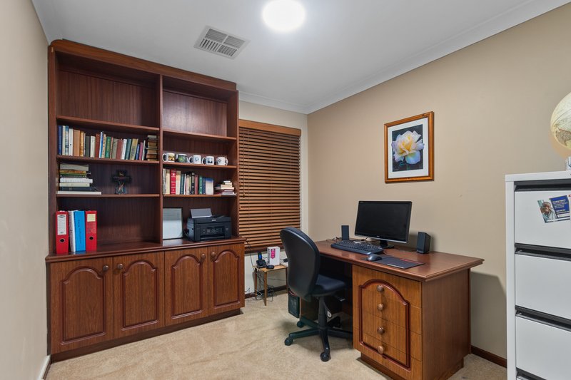 Photo - 23 Holden Drive, Noranda WA 6062 - Image 15